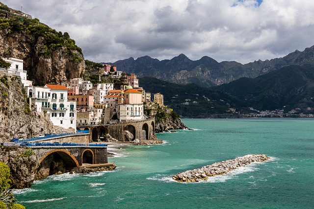 Amalfi – A Descending Coast