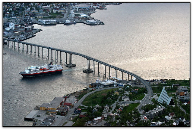 Hurtigruten & Ishavskathedralen, Tromsø