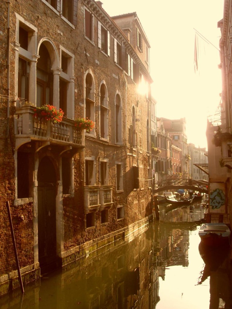 Venezia, inside the canals