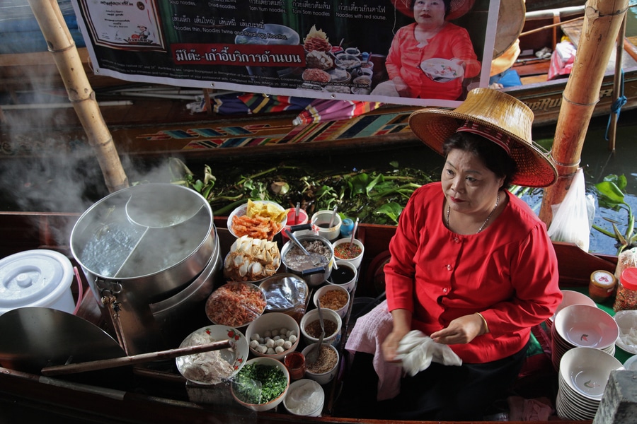 WOMAN - THAI DELICATESSEN