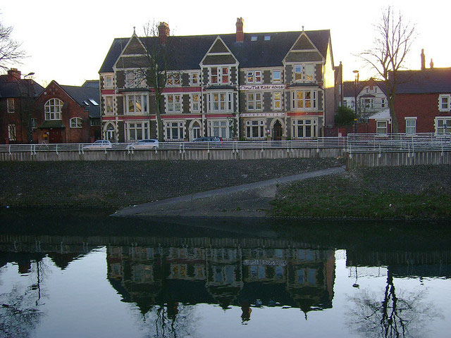 The Riverhouse Backpackers