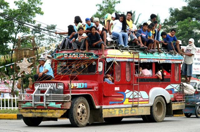 Jeepney overloaded