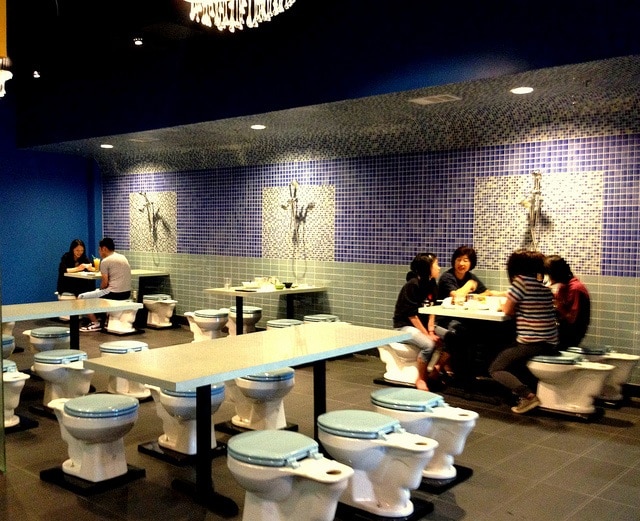 Magic Restroom Café, Los Angeles