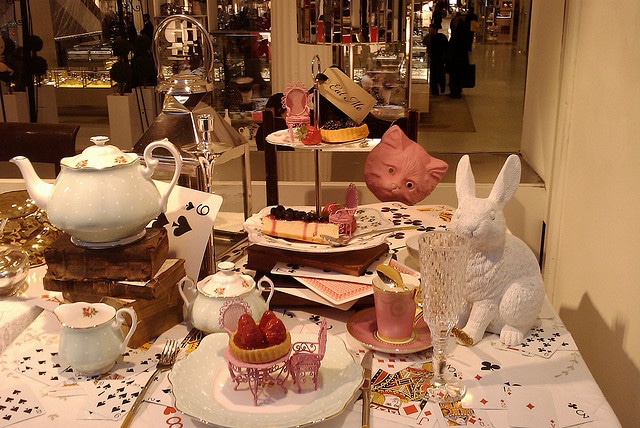 Alice in Wonderland tea decoration
