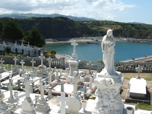 luarca-cemetery