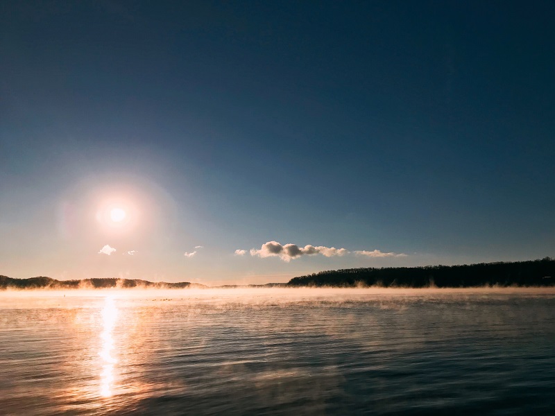 lake-of-the-ozarks-on-a-winter-morning-fog-on-the