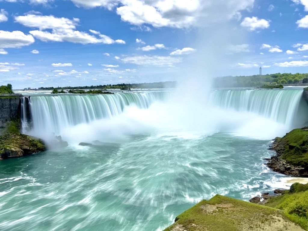 the-niagara-falls-view