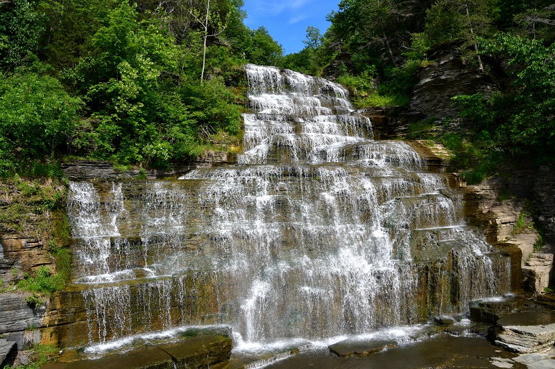 beautiful-cascading-waterfall-in-the-finger-lakes