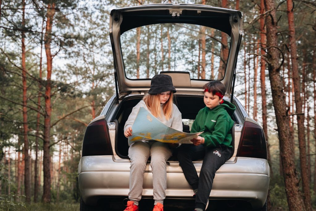 kids-at-road-trip