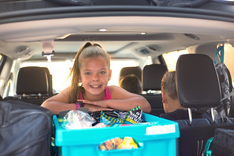 road-trip-with-family-and-kids-packing-the-car