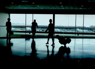 travellers-at-airport