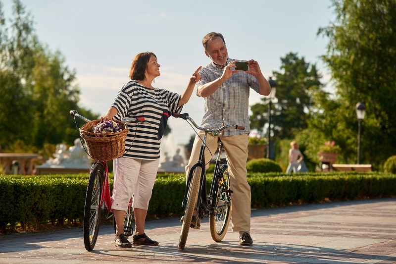 Retired couple travels the world with bikes.