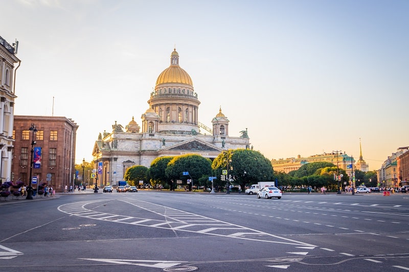 st-isaac-s-cathedral-at-sunset-in-st-petersburg