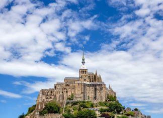 Scenic view to Mont Saint-Michel