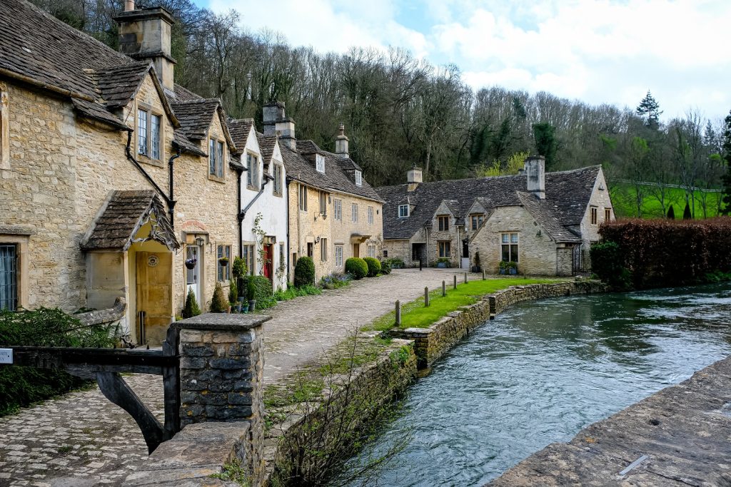 street-view-of-castle-combe-cotswolds